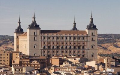 Palacio Alcázar de Toledo: fortaleza militar, museo del Ejército y biblioteca de Castilla-La Mancha