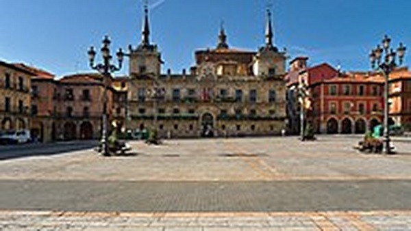 plaza mayor de leon