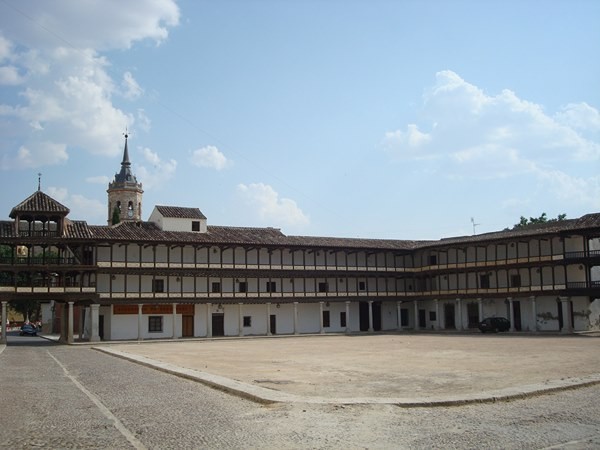 plaza mayor de tembleque toledo