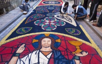 Alfombras de Serrín de Elche de la Sierra