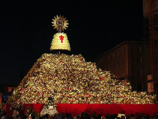 Ofrenda de Flores a la Virgen del Pilar