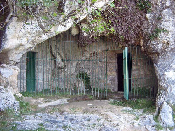 Cueva de Covalanas