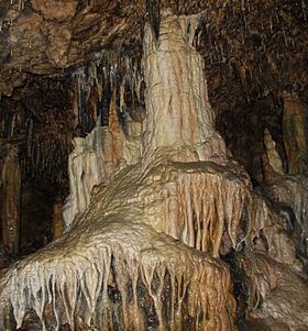 Cueva de los Enebralejos