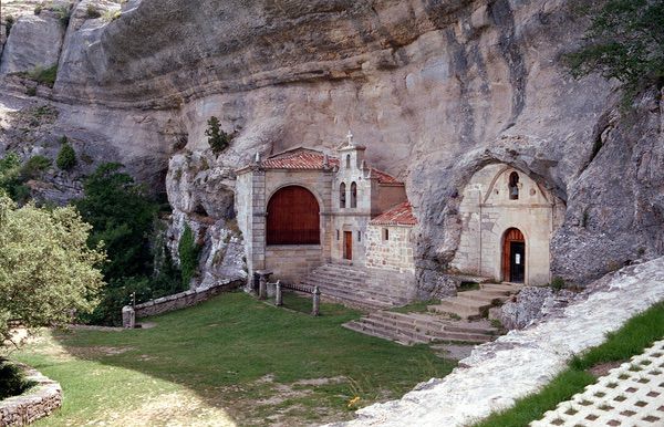 Cuevas de Ojo Guarena