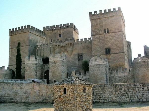 castillo de ampudia palencia